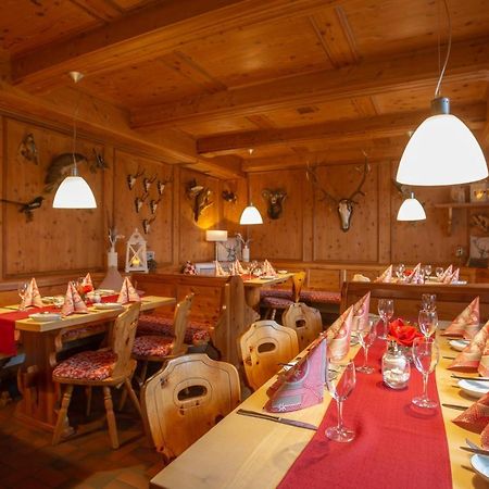 Landidyll Hotel Zum Alten Schloss Kirchensittenbach Kültér fotó