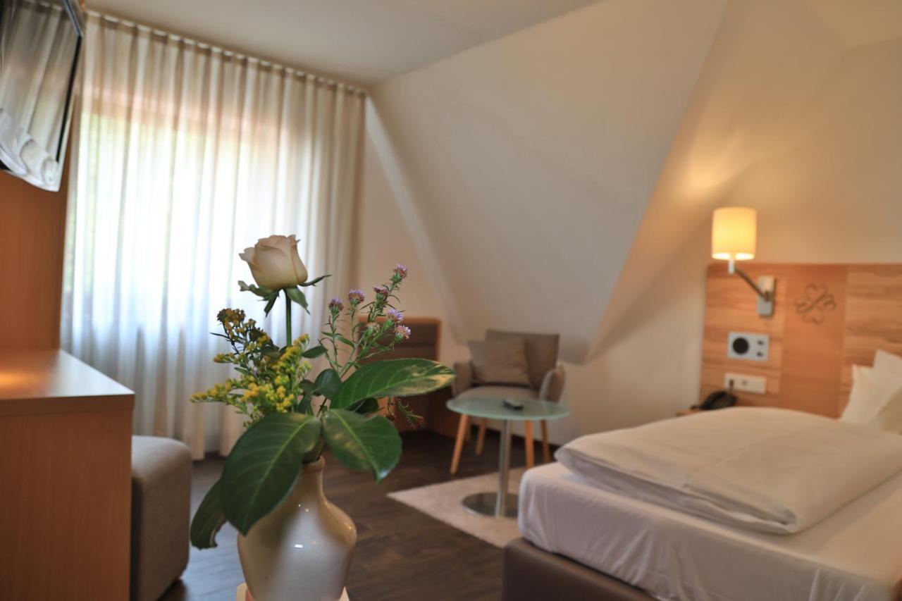 Landidyll Hotel Zum Alten Schloss Kirchensittenbach Kültér fotó