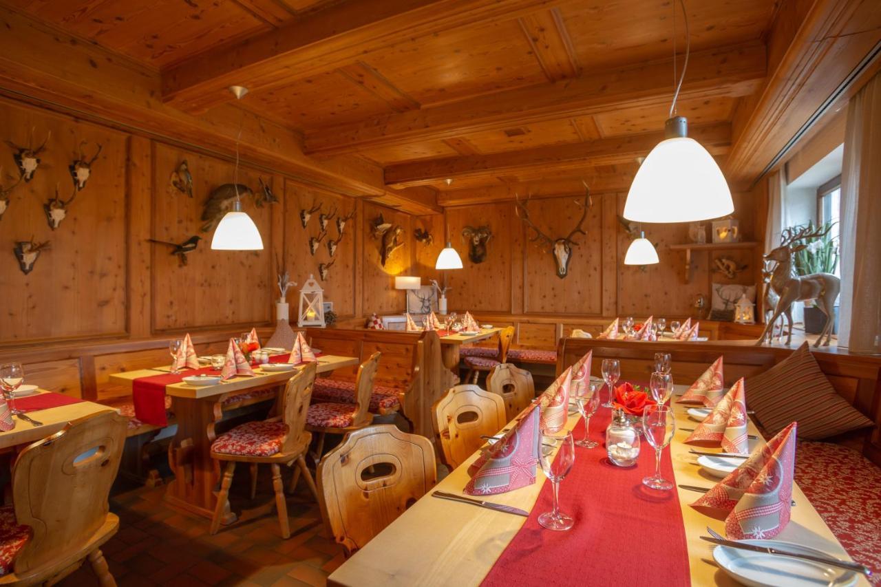 Landidyll Hotel Zum Alten Schloss Kirchensittenbach Kültér fotó