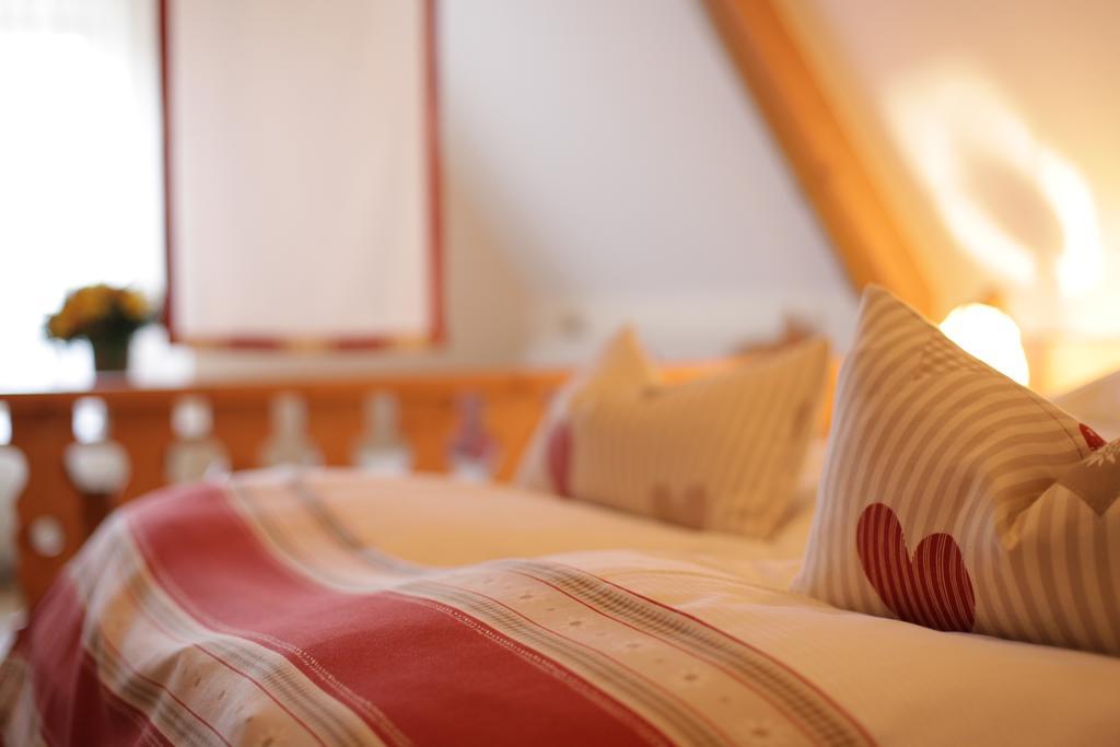 Landidyll Hotel Zum Alten Schloss Kirchensittenbach Kültér fotó
